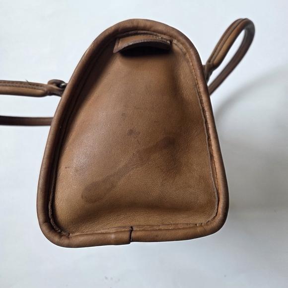 Classic Tan Leather Men's Bag - Picture 3 of 7